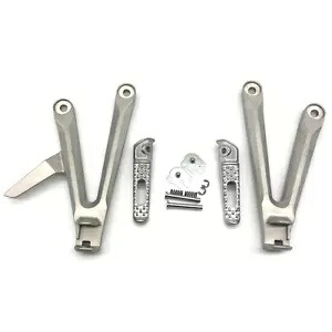 バイク後部乗客フットペグブラケットホンダ CBR600RR 2005-2006 シルバー Motorbike Rear Passenger Foot Pegs Bracket For Honda CBR600RR 2005-2006 Silver 【並行輸入品】