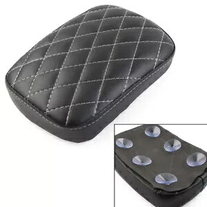 ハーレーダイナ用後部助手席ピリオンパッド 6 サクションカップ ダイヤモンドパターン付き for Harley Dyna Rear Passenger Seat Pillion Pad 6 Suction Cup w/ Diamond Pattern 【並行輸入品】
