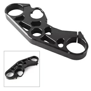 スズキ GSXR 1000 K7 フロントエンドアッパートップクランプトリプルツリーブラックに適合 Fits Suzuki GSXR 1000 K7 Front End Upper Top Clamp Triple Tree Black 【並行輸入品】