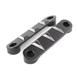 ヤマハ NMAX 125/155 2015-18 CNC フロントアクスルフェンダーマッドガードプレートカバー黒 For YAMAHA NMAX 125/155 2015-18 CNC Front Axle Fender Mudguard Plate Cover Black 【並行輸入品】