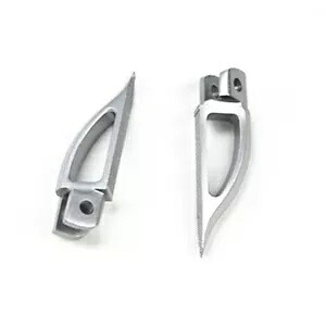 シルバーオートバイフットペグフットペグスズキ GSXR1300 隼 GSX1300R 99-07 Silver Motorcycle Footpeg Foot Pegs For Suzuki GSXR1300 Hayabusa GSX1300R 99-07 【並行輸入品】