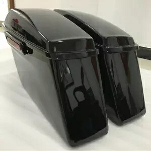 ビビッドブラックハードサドルバッグ ブラックラッチ付き ハーレーツーリングロードキング 14-22用 Vivid Black Hard Saddlebags w/ Black Latch For Harley Touring Road King 14-22 【並行輸入品】｜カスタムパーツ WORLD倉庫 58,080円