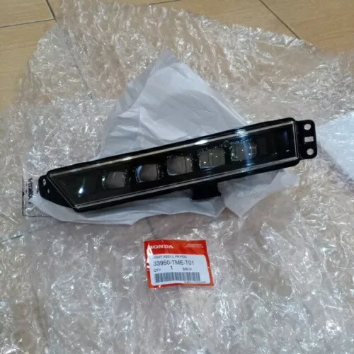 純正フロント左フォグランプライト 2018-2021 ホンダ CR-V 33950-TME-T01 タイ OEM Genuine Front LEFT Foglamp Light 2018-2021 Honda CR-V 33950-TME-T01 Thailand OEM 【並行輸入品】 56,265円