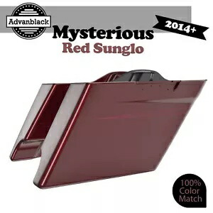 ミステリアス レッド サングロ ストレッチ サドルバッグ ピンストライプ 2014 年以降のハーレー ストリート ロードに適合 Mysterious Red Sunglo Stretch Saddlebag pinstripe Fits 2014+ Harley Street Road 【並行輸入品】