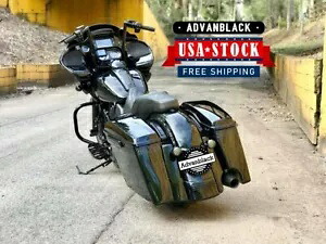 ビビッドブラック拡張バッグストレッチサドルバッグピンストライプ 2-into-1 14 歳以上ハーレー用 Vivid black Extended Bags Stretched Saddlebag Pinstripes 2-into-1 For 14+ Harley 【並行輸入品】|カスタムパーツ WORLD倉庫