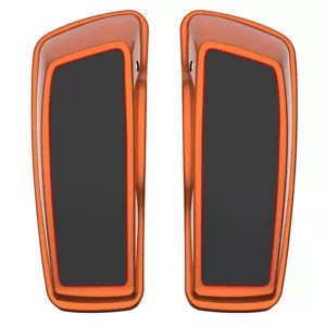 2トーンのアンバーウィスキー&ビビッドブラックのストレッチサドルバッグ蓋は14歳以上のハーレーに適合 2-Tone Amber Whiskey & Vivid Black Stretched Saddlebag Lids Fits 14+ Harley 【並行輸入品】｜カスタムパーツ WORLD倉庫