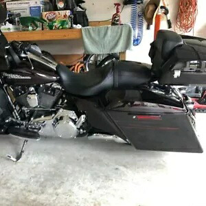 黒くなったカイエン ストレッチ拡張サイドカバー 14+ ハーレー ストリート ロード グライド用 Blackened Cayenne Stretched Extended Side Cover For 14+ Harley Street Road Glide 【並行輸入品】