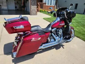 Advanblack ベロシティ レッド サングロ チョップド ツアー パック トランク ラゲッジ 97+ ハーレー用 Advanblack Velocity Red Sunglo Chopped Tour Pack Trunk Luggage For 97+ Harley 【並行輸入品】｜カスタムパーツ WORLD倉庫