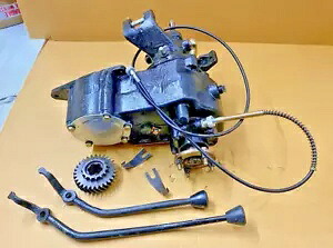 ジープ ウィリス トランスファー ケース アセンブリ T18 1-1/4 インチ シャフト付き CJ3B CJ5 M38A に適合 For Jeep Willys Transfer Case Assembly T18 with 1-1/4" Shaft FITS CJ3B CJ5 M38A 【並行輸入品】｜カスタムパーツ WORLD倉庫