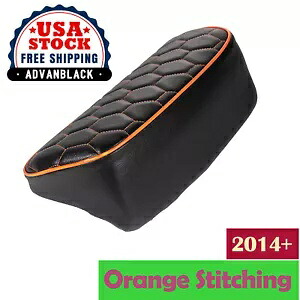 Advanblack コブラ スモール バックレスト パッド オレンジ カスタム ステッチ付き 14 歳以上のハーレーに適合 Advanblack Cobra Small Backrest Pad with Orange Custom Stitching fits 14+ Harley 【並行輸入品】｜カスタムパーツ WORLD倉庫