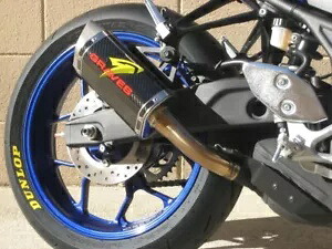 Graves スリップオン キャットバック カーボン エキゾースト ヤマハ YZF-R3 2015-2023 Graves Slip-On Cat-Back Carbon Exhaust Yamaha YZF-R3 2015-2023 【並行輸入品】