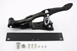 HARLEY ブラックシート T とクロームピストンキットは、2000-2017 FXST、2000-2017 FLST、に適合します。 HARLEY Black Seat T and Chrome Piston Kit fits 2000-2017 FXST, 2000-2017 FLST, 【並行輸入品】