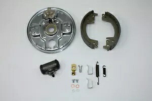 ハーレー リア油圧ブレーキ バッキング プレート キット クローム 1963-1972 FL、1971-19 に適合 HARLEY Rear Hydraulic Brake Backing Plate Kit Chrome fits 1963-1972 FL, 1971-19 【並行輸入品】｜カスタムパーツ WORLD倉庫