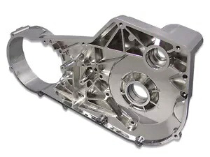 HARLEY インナープライマリーカバー クローム 2001-2005 FXDWG に適合、 HARLEY Inner Primary Cover Chrome fits 2001-2005 FXDWG, 【並行輸入品】