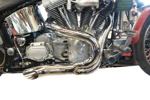 HARLEY クローム ワイアット ガトリング 2 into 1 排気管ヘッダーキット 2006-2022 FXST に適合 HARLEY Chrome Wyatt Gatling 2 into 1 Exhaust Pipe Header Kit fits 2006-2022 FXST 【並行輸入品】