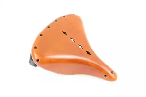 HARLEY レプリカ トロクセル ソロ サドル 形成レザー ハニーブラウン 1914-1917 F に適合 HARLEY Replica Troxel Solo Saddle Formed Leather Honey Brown fits 1914-1917 F, 【並行輸入品】