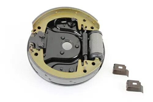 HARLEY リア油圧ブレーキ バッキング プレート キット ブラック 1958-1962 FL に適合 HARLEY Rear Hydraulic Brake Backing Plate Kit Black fits 1958-1962 FL, 【並行輸入品】