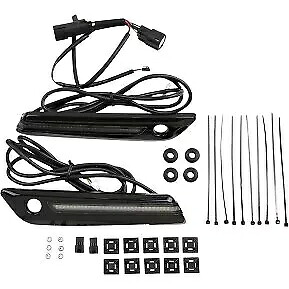 CIRO 40071 LED ブラック/スモークレンズ LED サドルバッグ ヒンジ カバー 14-22 ツーリング用 CIRO 40071 LED Black / Smoke Lens LED Saddlebag Hinge Covers for 14-22 Touring 【並行輸入品】