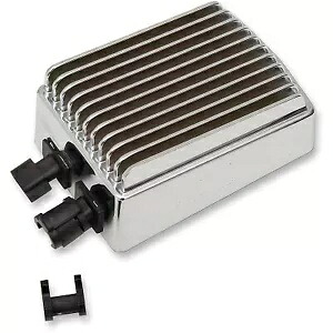 ドラッグスペシャリティーズ クローム レギュレーター 14-16 FLHTKSE 15 FLHXSE 15-16 FLTRU用 Drag Specialties Chrome Regulator for 14-16 FLHTKSE 15 FLHXSE 15-16 FLTRU 【並行輸入品】|カスタムパーツ WORLD倉庫