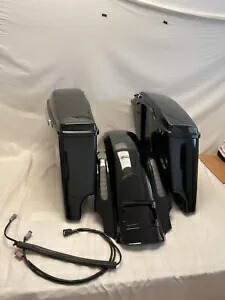 中古 デュアルカットアウト ストレッチ拡張リアフェンダー サドルバッグ付き コンボセット 2014年以降 USED Dual Cut Out Stretched Extended Rear Fender w Saddlebags Combo set 2014 up 【並行輸入品】