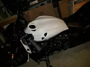 ハーレー ヴロッド ナイトロッド 02-17 用エアボックスの特別価格 SPECIAL PRICE FOR AIRBOX FOR HARLEY VROD NIGHT ROD 02-17 【並行輸入品】｜カスタムパーツ WORLD倉庫