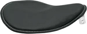 ドラッグ スペシャリティーズ スモール スプリング Lo プロ ソロ シート ブラック ビニール w/ホワイト ステッチ Drag Specialties Small Spring Lo Pro Solo Seat Black Vinyl w/ White Stitch 【並行輸入品】|カスタムパーツ WORLD倉庫