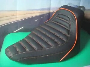 ハーレーシート XL スポーツスター マスタング リビア ブラック マンダリンオレンジ スレッド 75133MO HB Harley Seat XL Sportster Mustang Revere Black Mandarin Orange Thread 75133MO HB 【並行輸入品】|カスタムパーツ WORLD倉庫