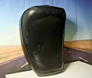 ハーレーシート ソロ FXR ローライダー ブラック 82-92 FXLR FXRT FXRP オリジナル HD 111257 X3 Harley Seat Solo FXR Low Rider Black 82-92 FXLR FXRT FXRP Original HD 111257 X3 【並行輸入品】