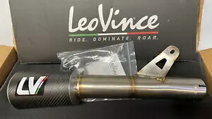 LeoVince LV-10 マフラー カーボンファイバー ホンダ 21-23 CBR1000RR-R Fireblade 15244C LeoVince LV-10 Muffler Carbon Fiber Honda 21-23 CBR1000RR-R Fireblade 15244C 【並行輸入品】
