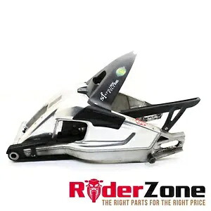 2015 - 2018 BMW S1000RR スイングアーム リア サスペンション アーム シルバー チェーン ガイド フェンダー 2015 - 2018 BMW S1000RR SWINGARM REAR SUSPENSION ARM SILVER CHAIN GUIDE FENDER 【並行輸入品】
