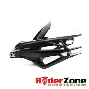 2020 - 2023 BMW S1000RR スイングアーム リアスイングアーム ブラック リアフェンダー チェーン ガイド 2020 - 2023 BMW S1000RR SWINGARM REAR SWINGING ARM BLACK REAR FENDER CHAIN GUIDE 【並行輸入品】｜カスタムパーツ WORLD倉庫