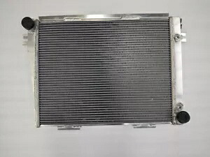 BMW 5 E28 525i/528i/533i 用ラジエーター。 BMW 6 E24 628/633/635 CSi AT 1981-1989 Radiator For BMW 5 E28 525i/528i/533i; BMW 6 E24 628/633/635 CSi AT 1981-1989 【並行輸入品】