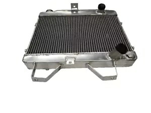 ラジエーター プジョー 504 1.8/2.0 ガソリンピックアップ/サルーン 1968-1986 フルアルミ Radiator For PEUGEOT 504 1.8/2.0 Petrol Pickup/Saloon 1968-1986 Full Aluminum 【並行輸入品】