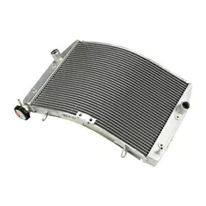 エンジン水ラジエータークーラースズキ GSXR-1000 2017-2020 2018 2019 に適合 Engine Water Radiator Cooler Fits For Suzuki GSXR-1000 2017-2020 2018 2019 【並行輸入品】