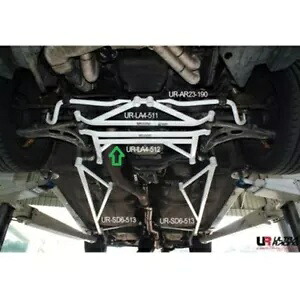 スバル インプレッサ WRX (GC8) 2.0T 4WD フロントロアバー ウルトラレーシング メンバーブレース Front Lower Bar for Subaru Impreza WRX (GC8) 2.0T 4WD Ultra Racing Member Brace 【並行輸入品】