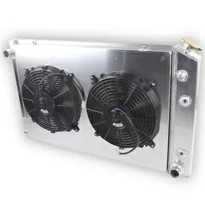 4 列ラジエーター 1973-1991 シボレー GMC C10 C20 C30 K10 K20 5.7L 7.4L トラック用 4 Row Radiator for 1973-1991 Chevrolet GMC C10 C20 C30 K10 K20 5.7L 7.4L Truck 【並行輸入品】