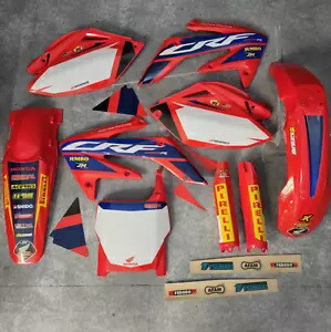 プラスチック + グラフィックス ホンダ CRF450R CRF250R CR125R CR250R CRF150R CR85R Plastics + Graphics Honda CRF450R CRF250R CR125R CR250R CRF150R CR85R 【並行輸入品】 147,400円
