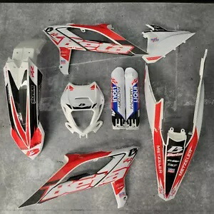 プラスチック + グラフィックス適用ベータ版 RR 2023 2024 Plastics + Graphics applied Beta RR 2023 2024 【並行輸入品】 147,400円