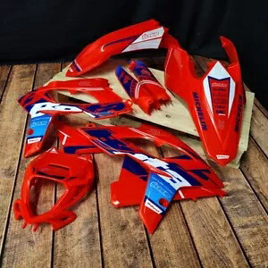 プラスチック + グラフィックスを適用したベータ版 RR Polisport Restyle 2019 Plastics + Graphics applied Beta RR Polisport Restyle 2019 【並行輸入品】