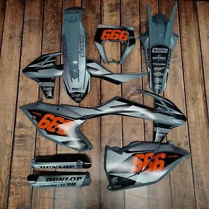 プラスチック + グラフィック KTM 2017 2018 2019 XC-W XCF-W EXC EXC-F カスタム レース番号 Plastics + Graphics KTM 2017 2018 2019 XC-W XCF-W EXC EXC-F Custom Race Number 【並行輸入品】
