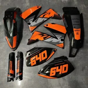 プラスチック + グラフィック KTM LC4 SMC 620-660 1999-2004 LED テールライト付属 Plastics + Graphics KTM LC4 SMC 620-660 1999-2004 LED Tail light included 【並行輸入品】