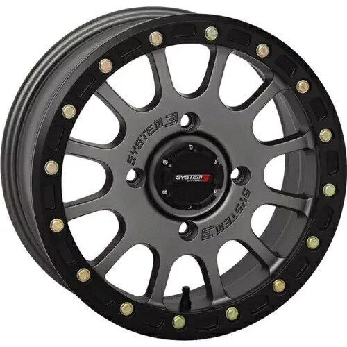 システム 3 - 15S3-5637 - SB-5 ビードロック ホイール、15x7 - 5+2(+38mm) - 4/137 - ガンメタル System 3 - 15S3-5637 - SB-5 Beadlock Wheel, 15x7 - 5+2(+38mm) - 4/137 - Gunmetal 【並行輸入品】