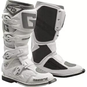 Gaerne SG12 ブーツ - ホワイト/グレー、全サイズ Gaerne SG12 Boots - White/Grey, All Sizes 【並行輸入品】｜カスタムパーツ WORLD倉庫