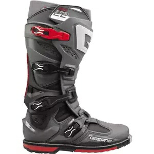 Gaerne SG22 ブーツ、アンスラサイト/ブラック/レッド - 全サイズ Gaerne SG22 Boots, Anthracite/Black/Red - All Sizes 【並行輸入品】