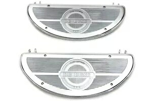 V-Twin 製ハーレーダビッドソン用クローム レプリカ ドライバー ハーフムーン フットボード セット Chrome Replica Driver Half Moon Footboard Set for Harley Davidson by V-Twin 【並行輸入品】