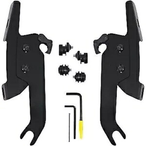 Memphis Shades ブラック トリガー ロック ファット/スリム フロントガラス マウント キット 18-21 FLSL用 Memphis Shades Black Trigger Lock Fats/Slim Windshield Mount Kit for 18-21 FLSL 【並行輸入品】