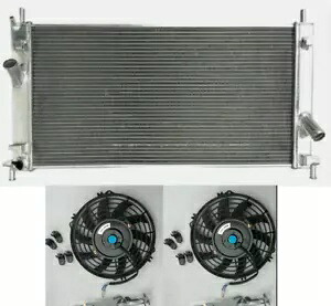 2004-2011 フォードフォーカス MK2 RS305/RS350 ST225 ボルボ S40/S50 2.5L ラジエーター + ファン用 For 2004-2011 FORD FOCUS MK2 RS305/RS350 ST225 VOLVO S40/S50 2.5L Radiator+ Fans 【並行輸入品】