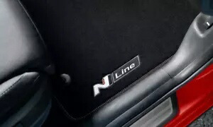 純正ヒュンダイ i30 N-Line テーラード カーペット フロア マット 4 枚セット 2021 年以降 Genuine Hyundai i30 N-Line Tailored Carpet Floor Mats Set Of 4 2021 - Onwards 【並行輸入品】