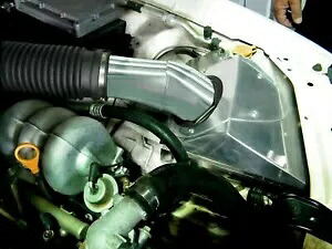 コールドエアインテークキット フォード BA BF XR6 ターボおよび XR6 6 シリンダー合金用 Cold Air Intake Kit for Ford BA BF XR6 Turbo And XR6 6 Cyl Alloy 【並行輸入品】