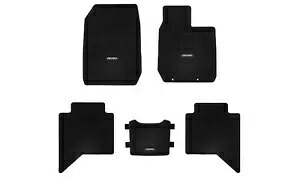 純正いすゞ D-MAX カーペット キャビン フロア マット 2021 年以降 フロント & リア Genuine Isuzu D-MAX Carpet Cabin Floor Mats 2021-Onwards Front & Rear 【並行輸入品】
